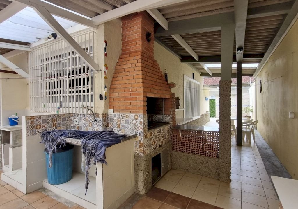 Imagem imóvel CASA COM 6 DORMITÓRIOS NO CIBRATEL