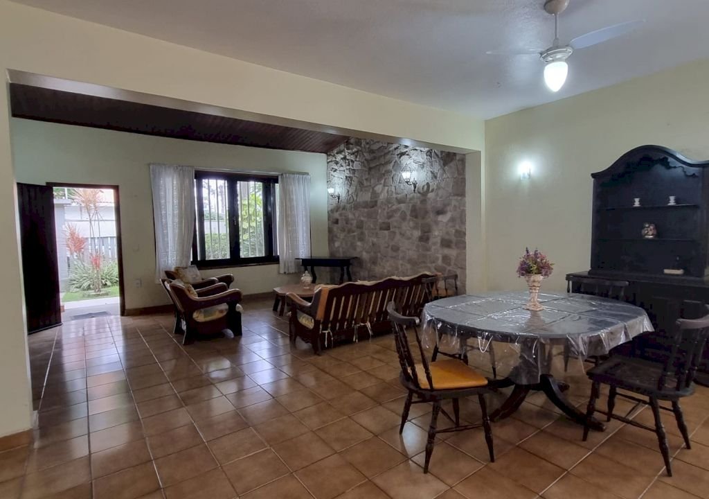 Imagem imóvel CASA COM 6 DORMITÓRIOS NO CIBRATEL
