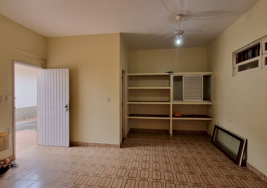 Imagem imóvel CASA COM 6 DORMITÓRIOS NO CIBRATEL