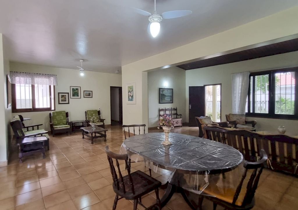 Imagem imóvel CASA COM 6 DORMITÓRIOS NO CIBRATEL