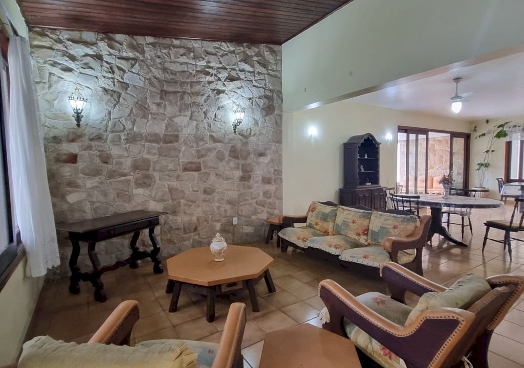 Imagem imóvel CASA COM 6 DORMITÓRIOS NO CIBRATEL