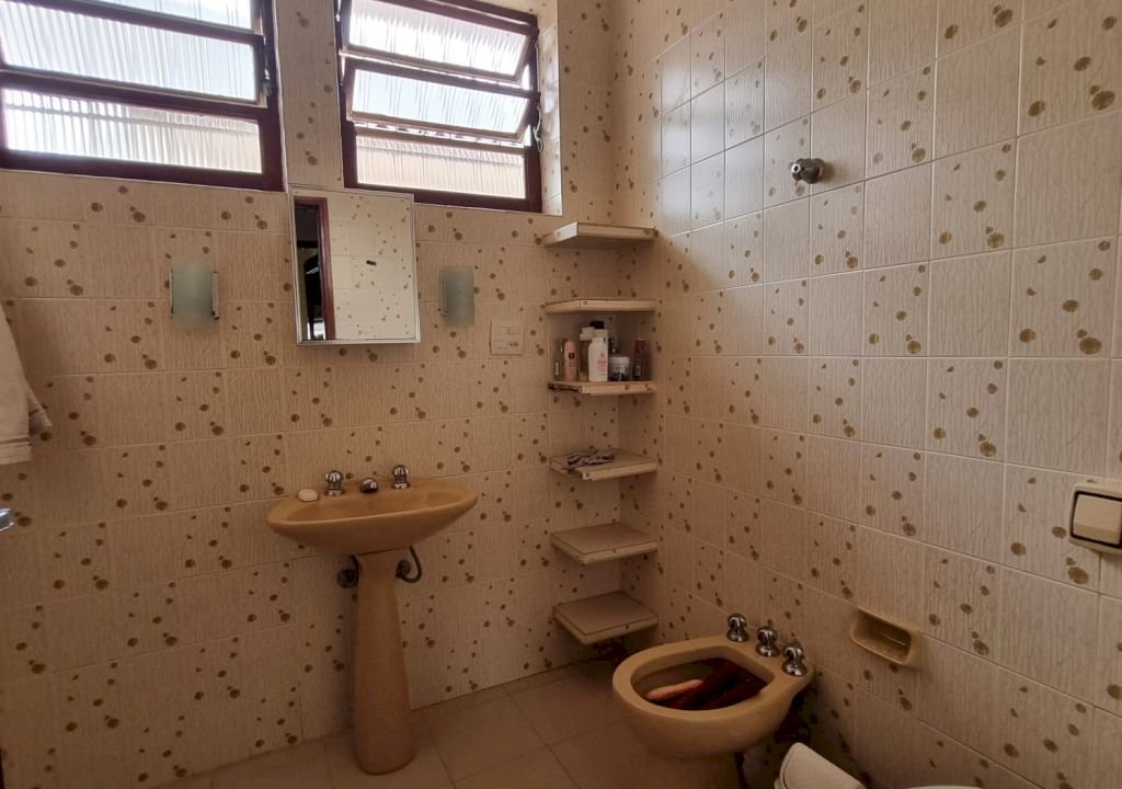 Imagem imóvel CASA COM 6 DORMITÓRIOS NO CIBRATEL