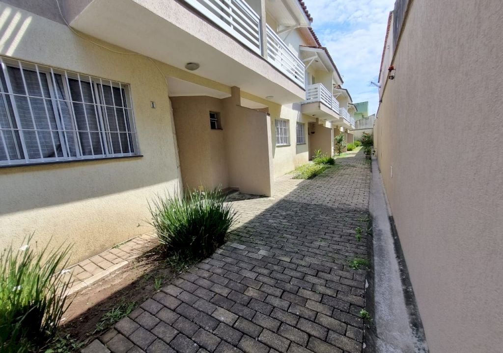 Imagem imóvel sobrado 2 dormitórios próximo aos comércios