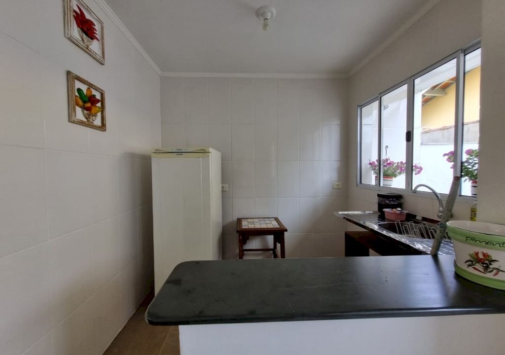Imagem imóvel sobrado 2 dormitórios próximo aos comércios