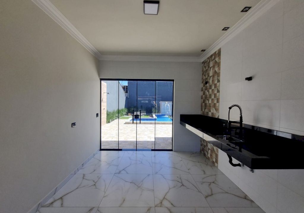 Imagem imóvel CASA TERRÉA COM 3 DORMITÓRIOS PISCINA CHURRASQUEIRA
