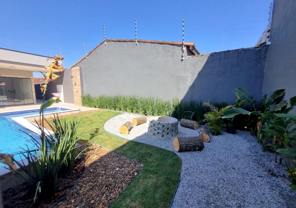 Imagem imóvel CASA TERRÉA COM 3 DORMITÓRIOS PISCINA CHURRASQUEIRA