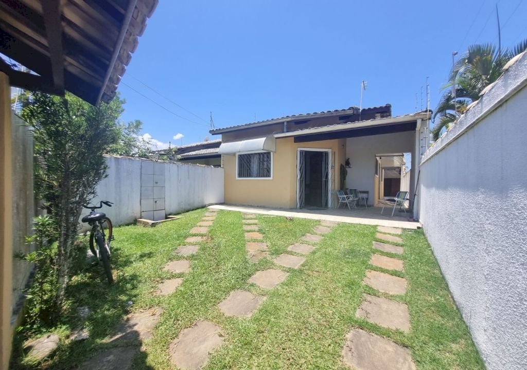 Imagem imóvel Casa térrea 2 dormitórios a 100 metros do mar
