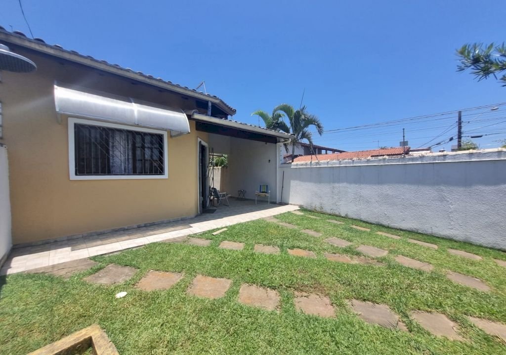 Imagem imóvel Casa térrea 2 dormitórios a 100 metros do mar